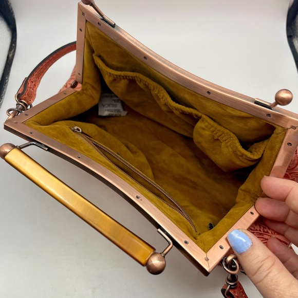 Patricia Nash Tooled Leather Bag Kiss Lock Kelmscott Coral Metallic Cross Body - Picture 6 of 11